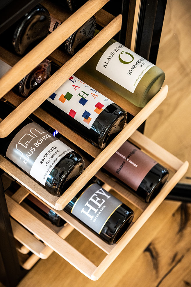 Arrangement Weinkühlschrank